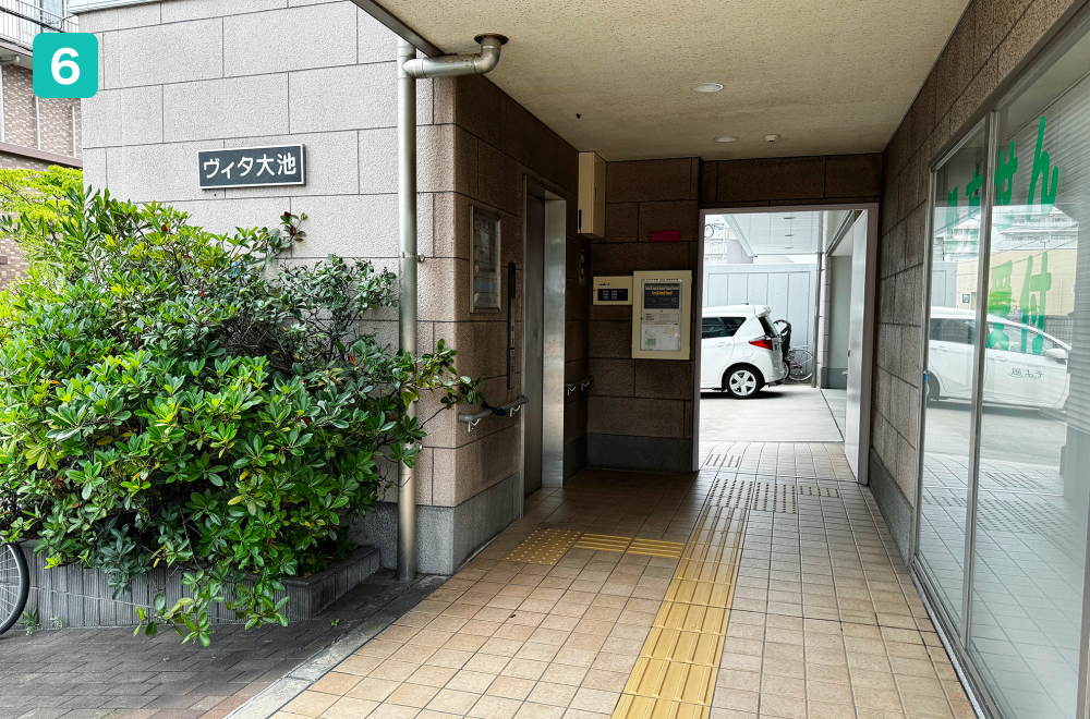 薬局横のエレベーター